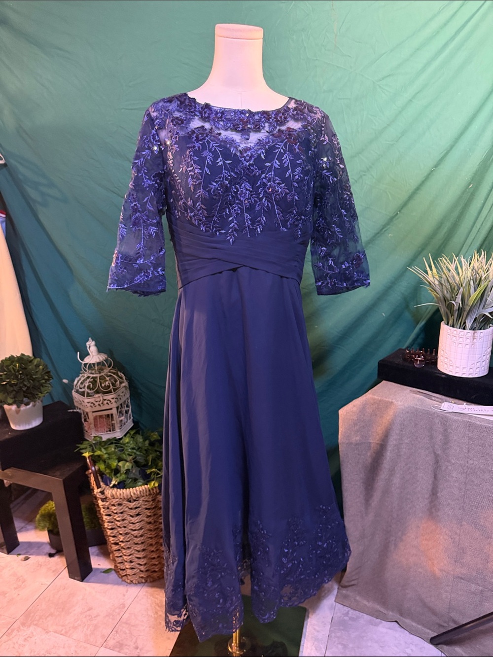 Navy Blue Embroidered Lace Evening Dress